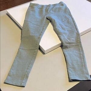 🔥 3/$25 - Stylish Green Leggings